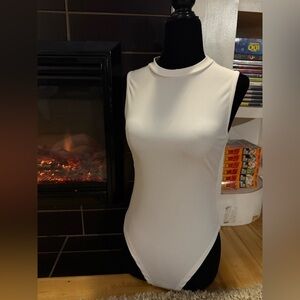 SHEIN White Ribbed Sleeveless Bodysuit